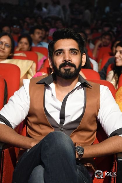 Aatadukundam-Raa-Movie-Audio-Function